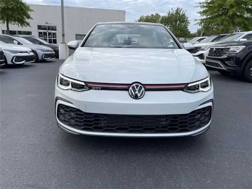 2022 Volkswagen Golf GTI SE photo 1