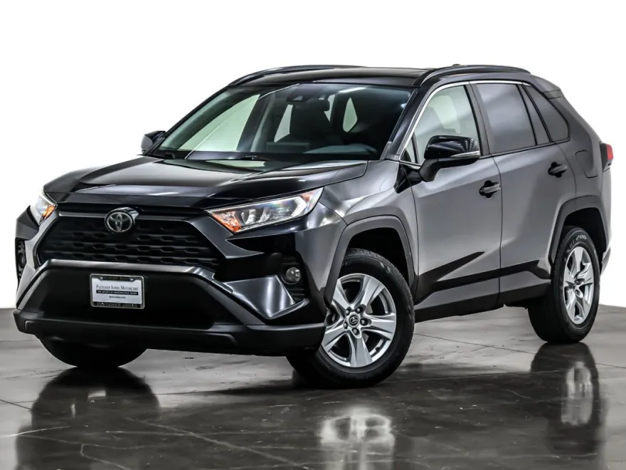 2019 Toyota RAV4 XLE photo 1