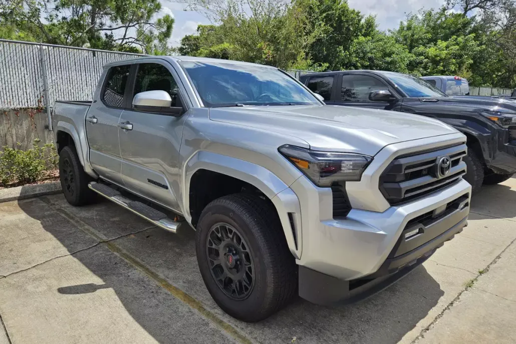 2024 Toyota Tacoma SR5 photo 1