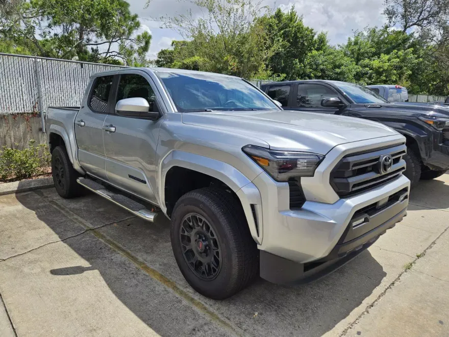 2024 Toyota Tacoma SR5 photo 1