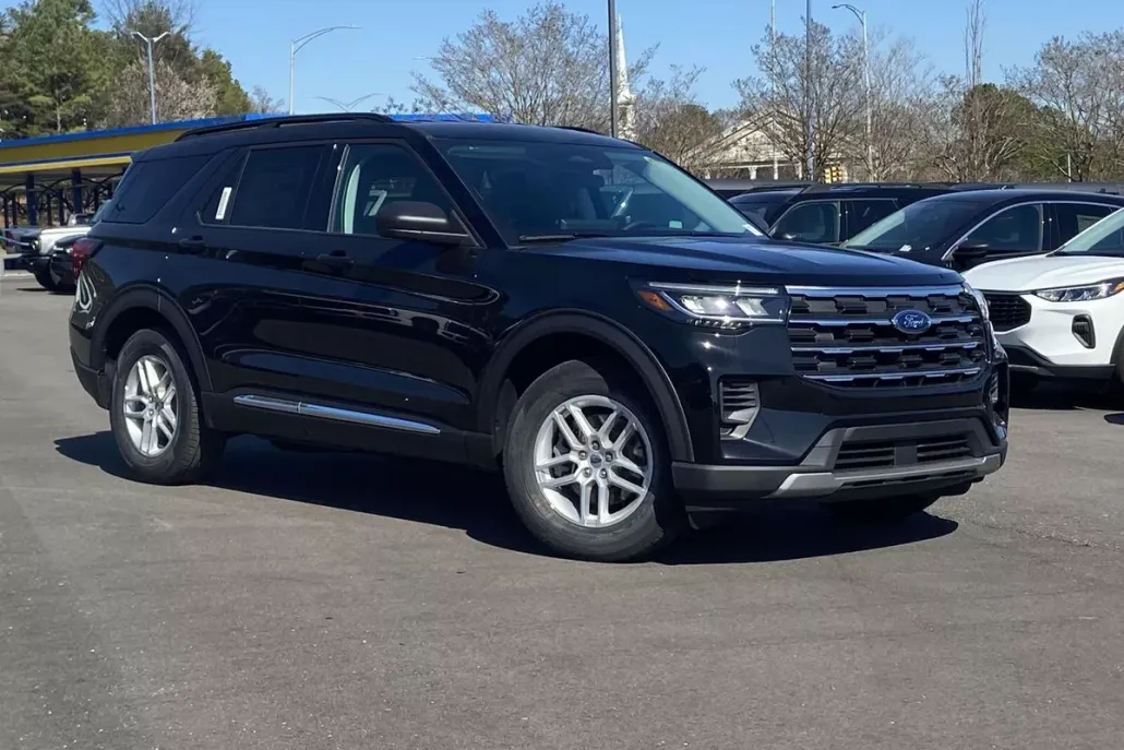 2025 Ford Explorer photo 1