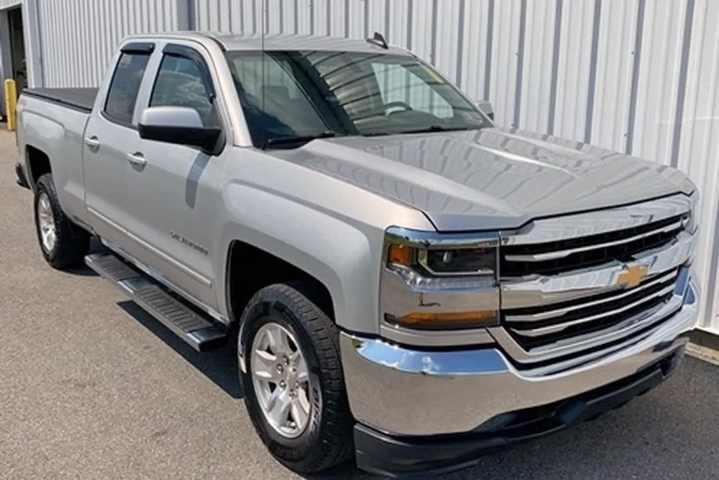 2019 Chevrolet Silverado 1500 LT photo 1
