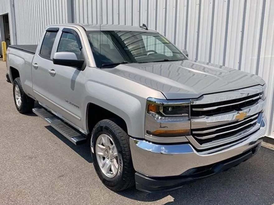 2019 Chevrolet Silverado 1500 LT photo 1