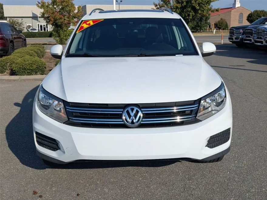 2017 Volkswagen Tiguan Wolfsburg Edition photo 1