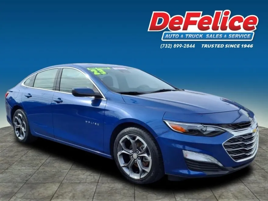 2023 Chevrolet Malibu 1LT photo 1