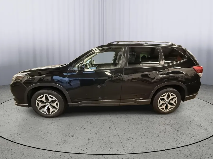 2022 Subaru Forester Premium photo 1