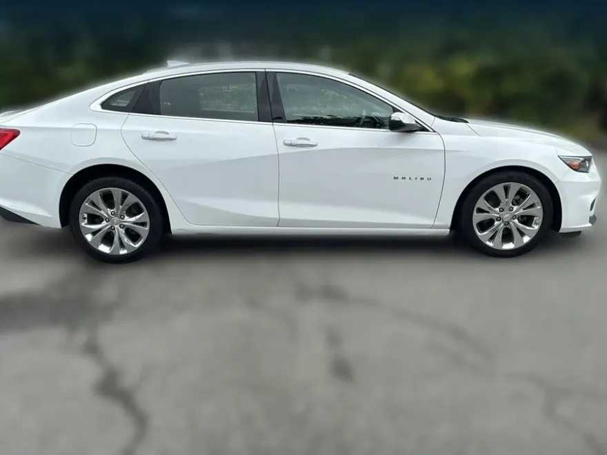 2018 Chevrolet Malibu Premier photo 1