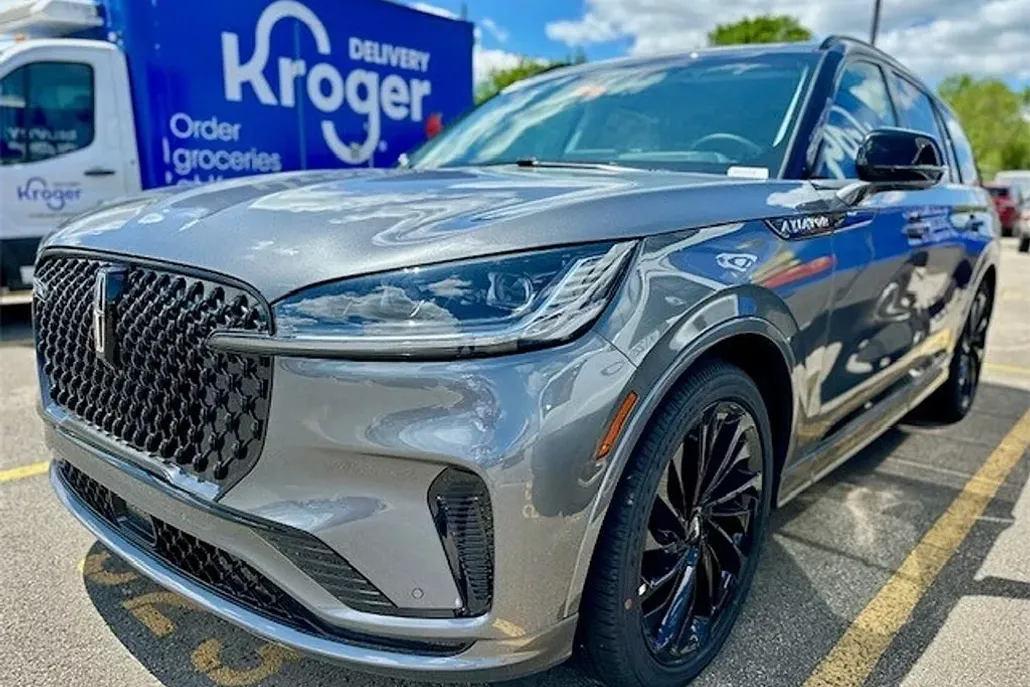 2025 Lincoln Aviator Reserve photo 1