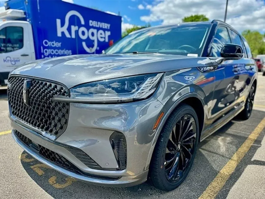 2025 Lincoln Aviator Reserve photo 1