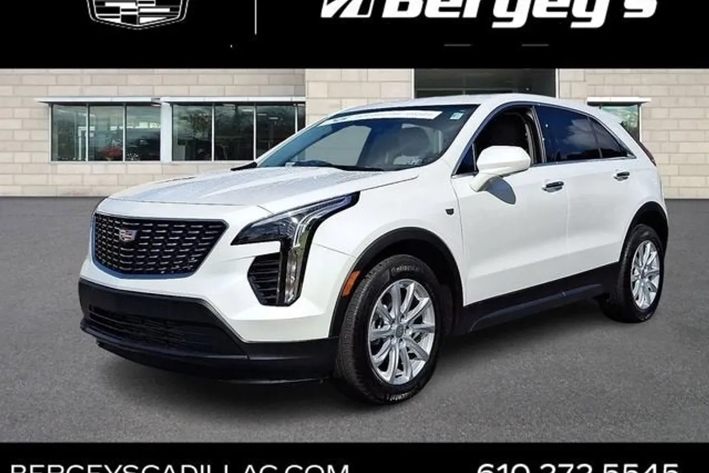 2022 Cadillac XT4 Luxury photo 1