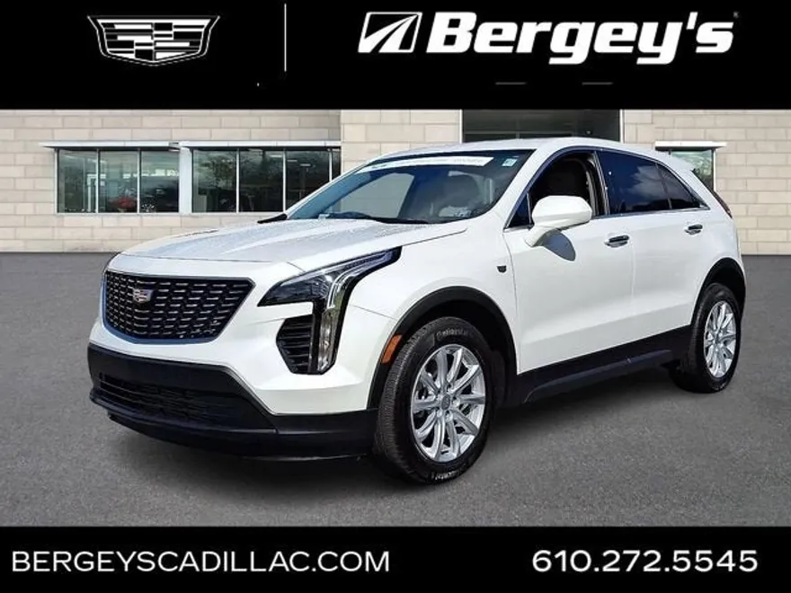 2022 Cadillac XT4 Luxury photo 1