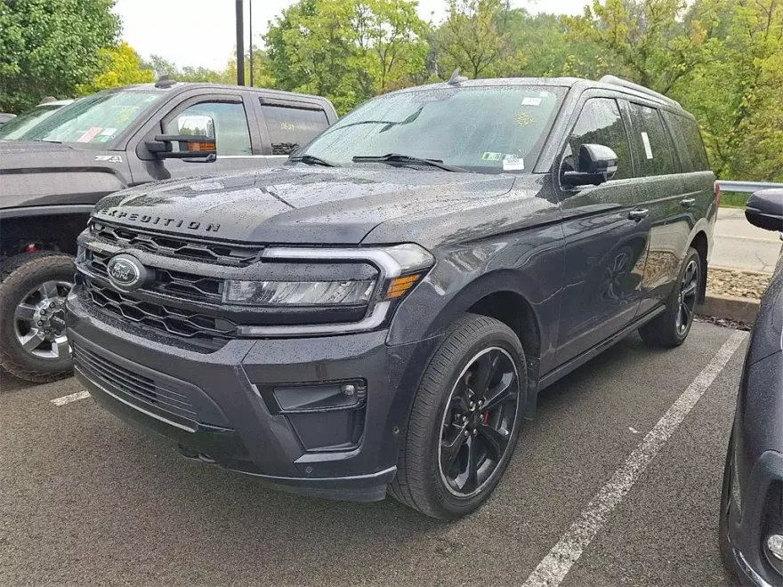 2022 Ford Expedition Limited photo 1