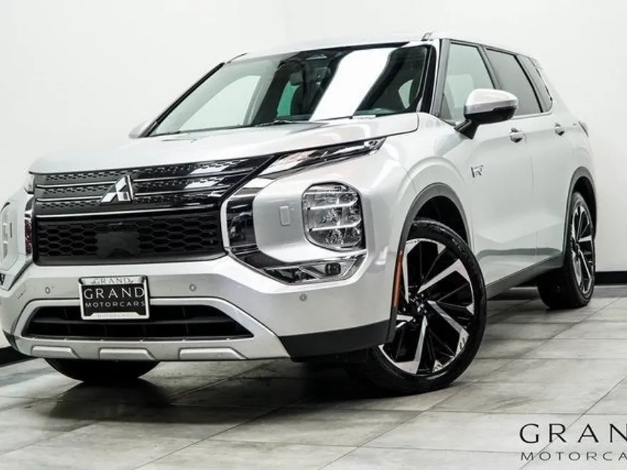 2023 Mitsubishi Outlander PHEV SE photo 1