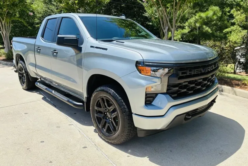 2026 Chevrolet Silverado 1500 Custom photo 1