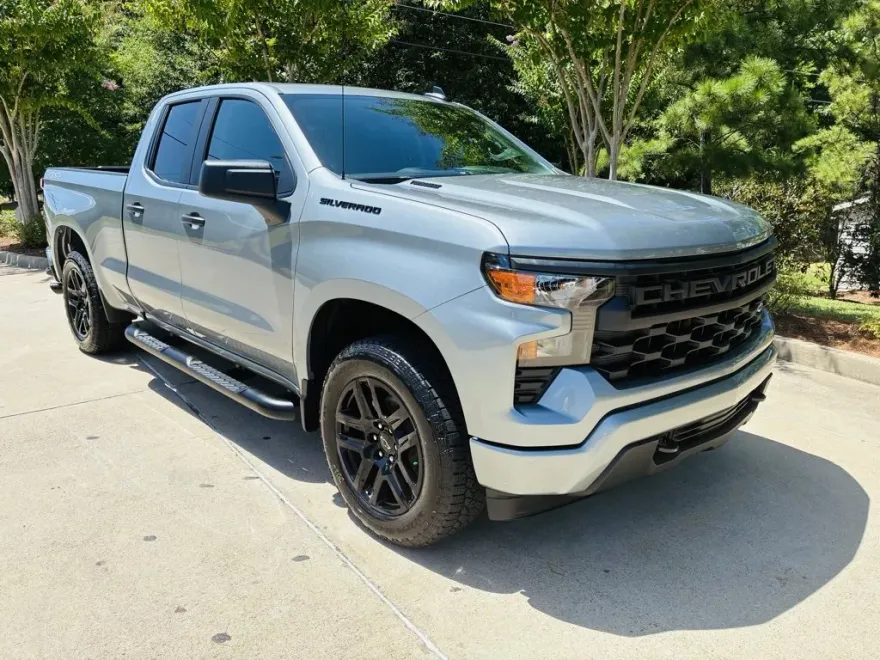 2026 Chevrolet Silverado 1500 Custom photo 1