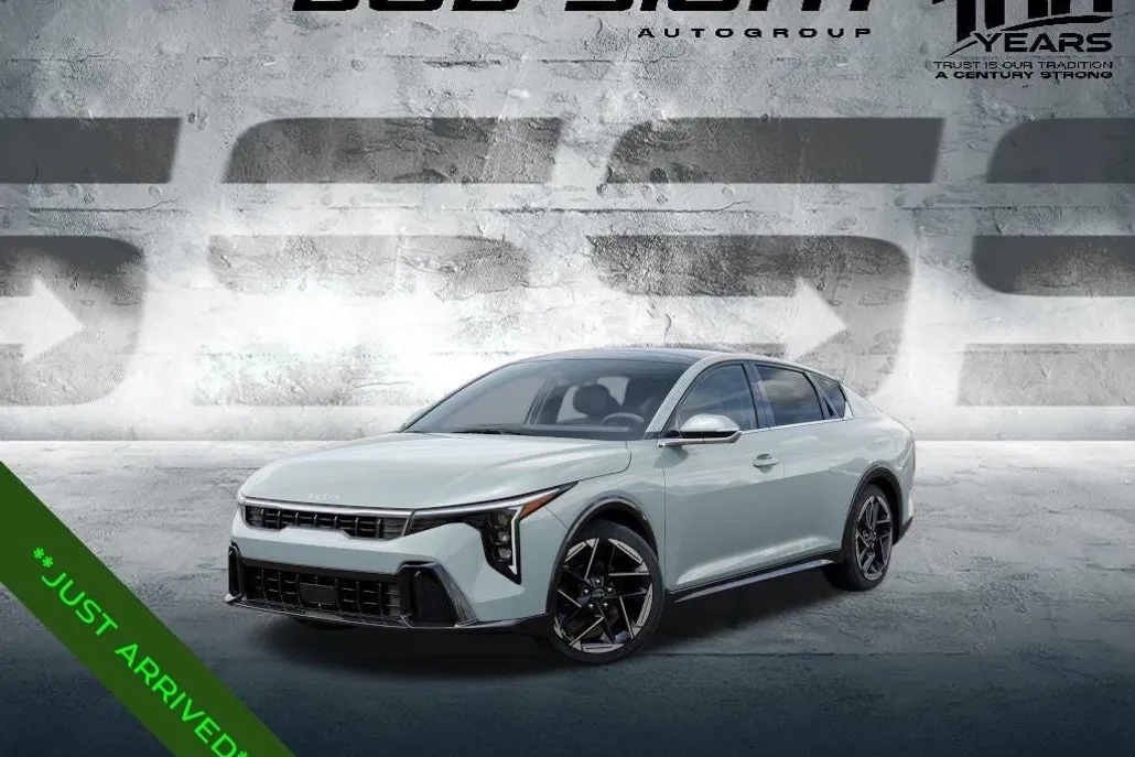 2025 Kia K4 GT-Line photo 1