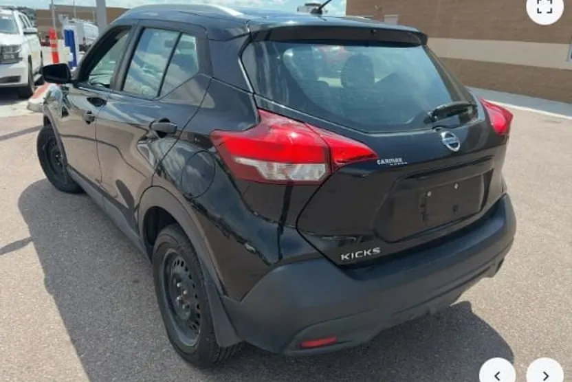 2019 Nissan Kicks S photo 1