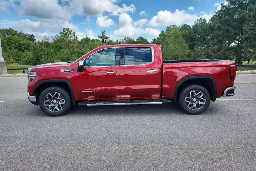 2026 Gmc Sierra 1500 SLT photo 1