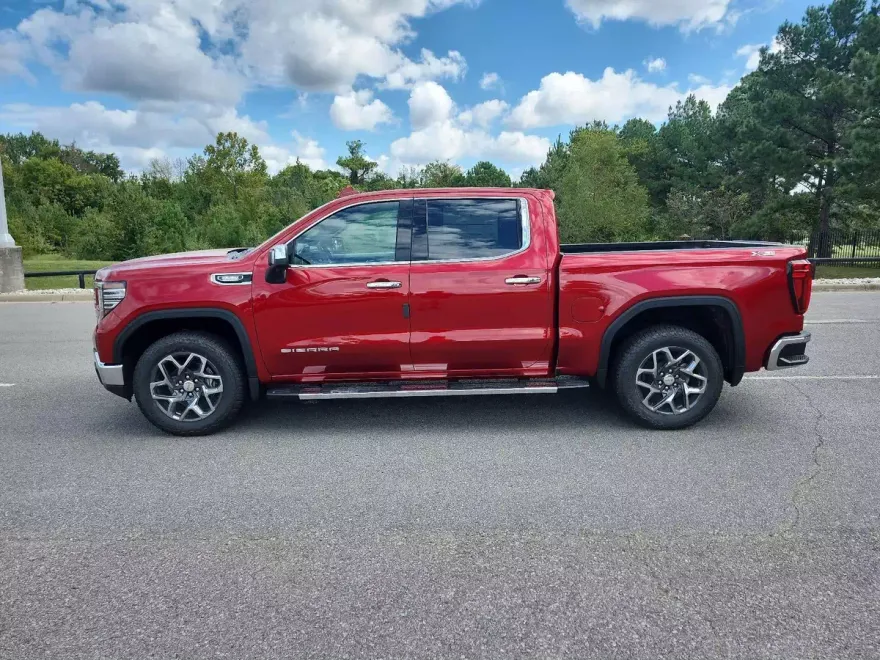 2026 Gmc Sierra 1500 SLT photo 1