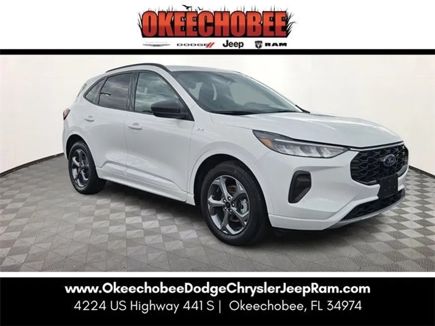 2023 Ford Escape ST-Line photo 1