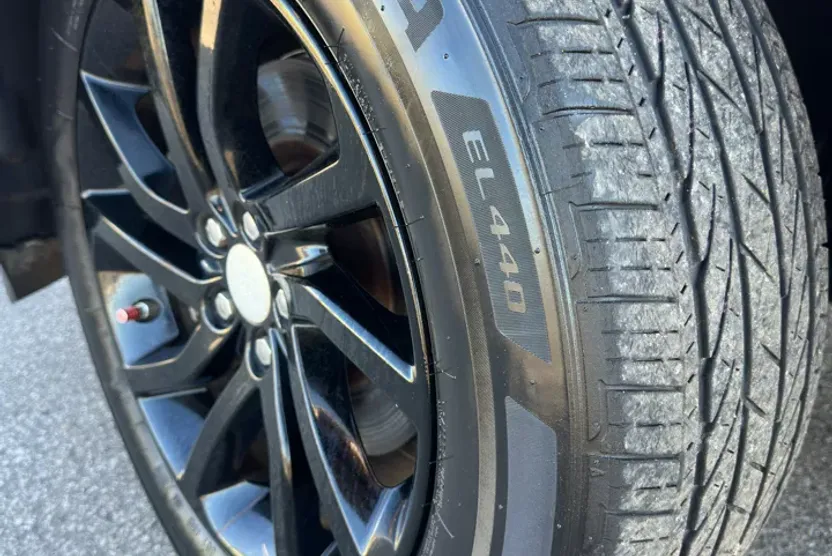 2016 Land Rover Discovery Sport HSE photo 1