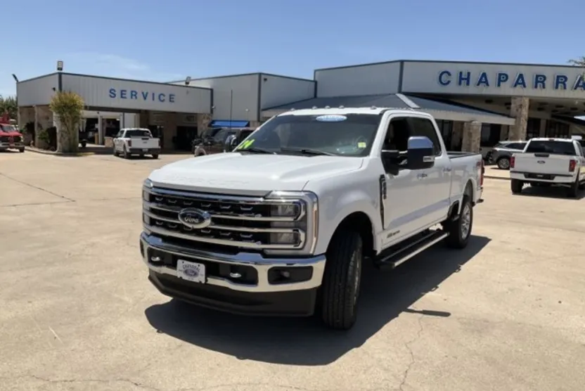2024 Ford F-250 Lariat photo 1