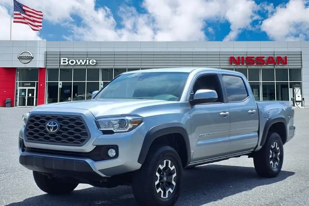 2023 Toyota Tacoma TRD Off-Road V6 photo 1