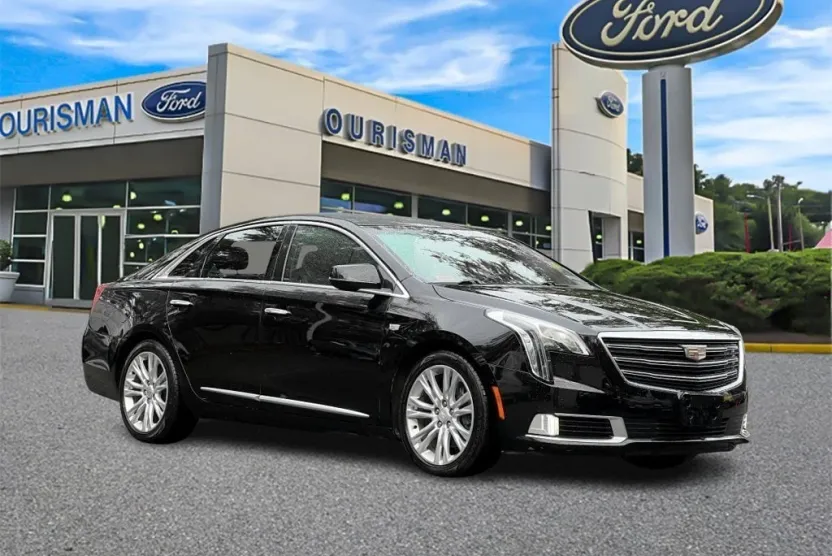 2019 Cadillac XTS Luxury photo 1