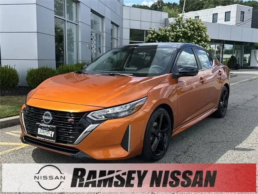 2024 Nissan Sentra SR photo 1
