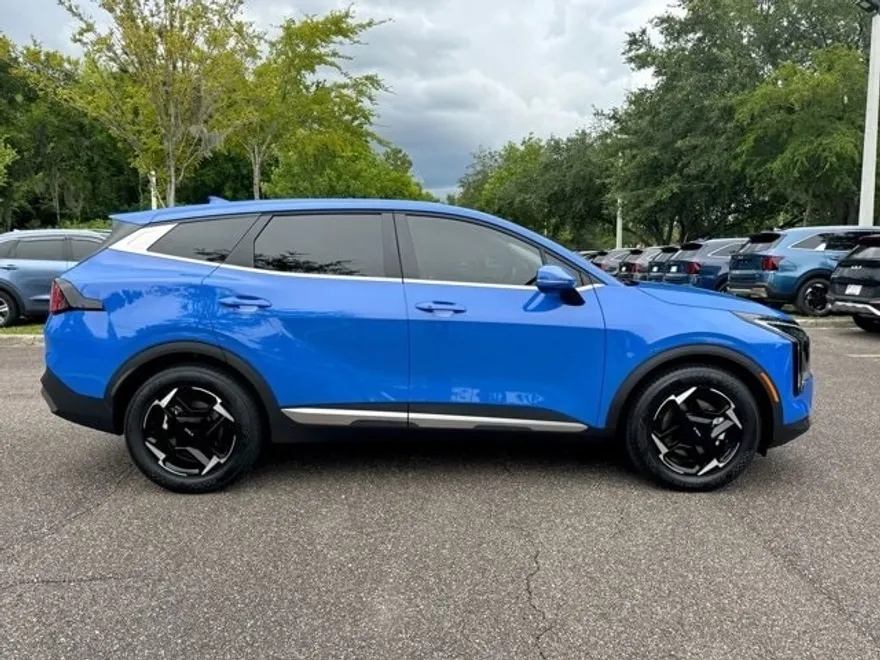 2026 Kia Sportage EX photo 1