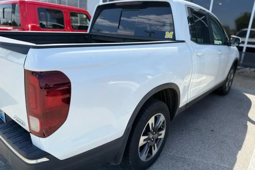 2019 Honda Ridgeline RTL photo 1