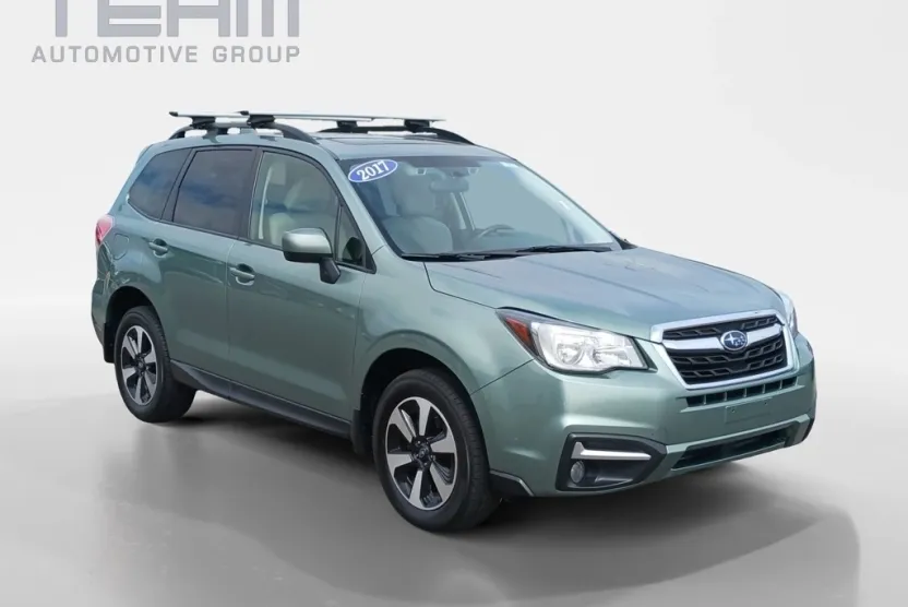 2017 Subaru Forester 2.5i Premium photo 1