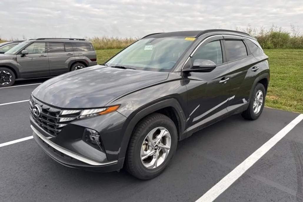 2022 Hyundai Tucson SEL photo 1