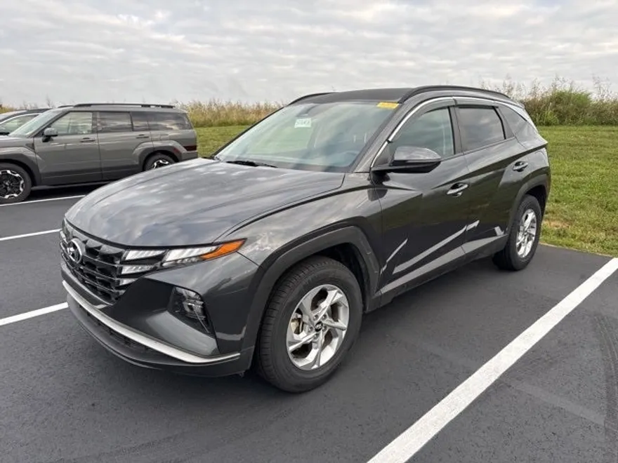 2022 Hyundai Tucson SEL photo 1