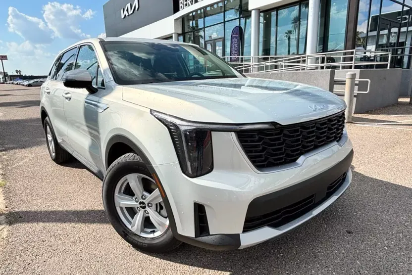 2026 Kia Sorento LX photo 1