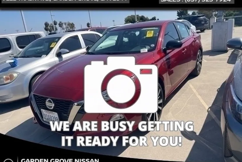 2022 Nissan Altima 2.5 SR photo 1