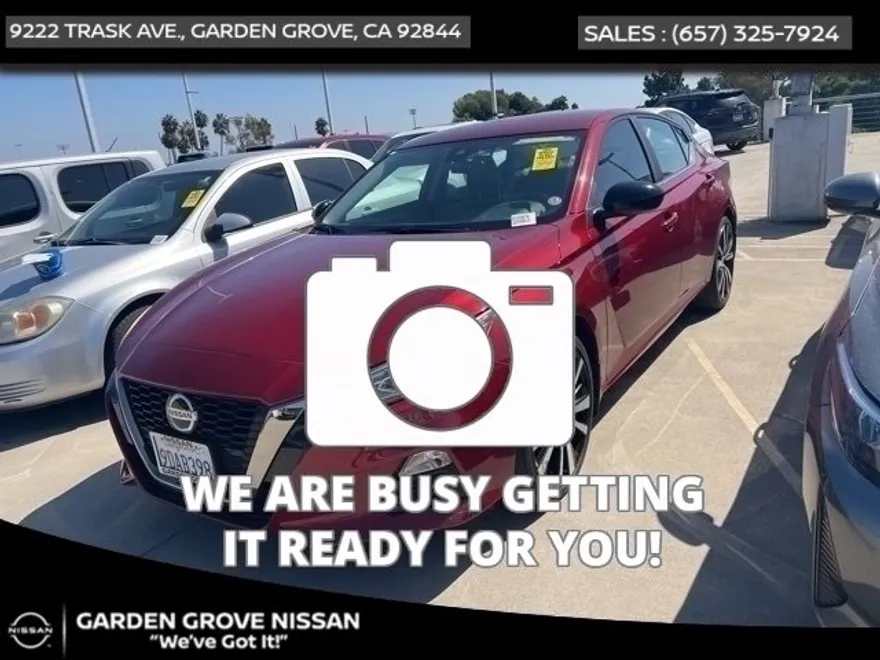 2022 Nissan Altima 2.5 SR photo 1
