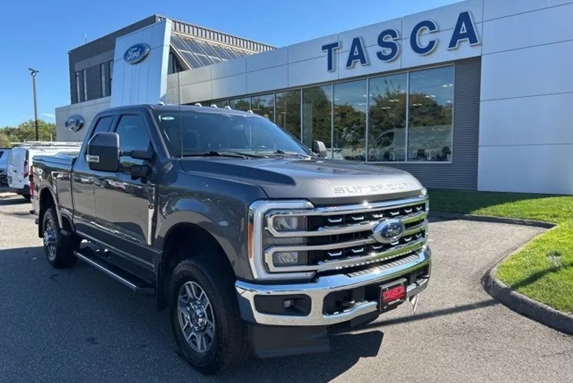 2023 Ford F-350 Lariat photo 1