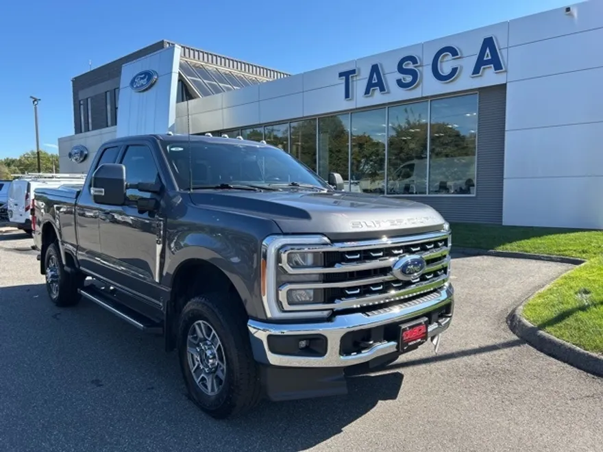 2023 Ford F-350 Lariat photo 1