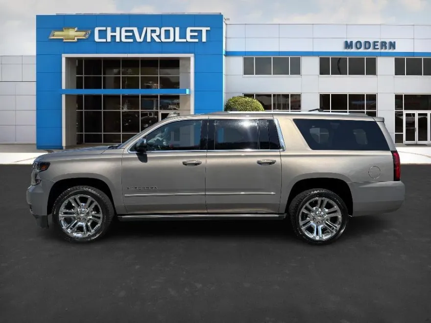 2019 Chevrolet Suburban Premier photo 1