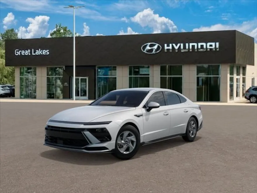 2025 Hyundai Sonata SE photo 1