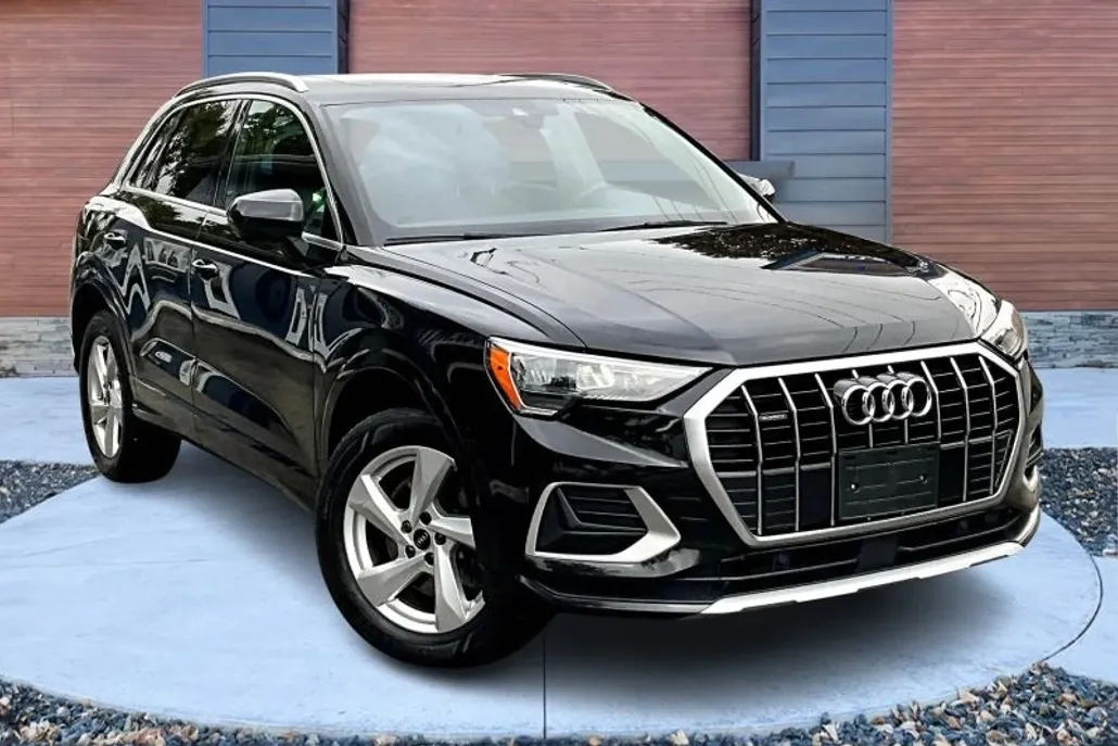 2021 Audi Q3 40 TFSI Premium photo 1