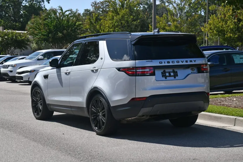 2019 Land Rover Discovery HSE Luxury photo 1