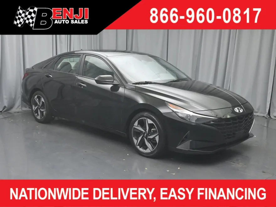 2023 Hyundai Elantra SEL photo 1