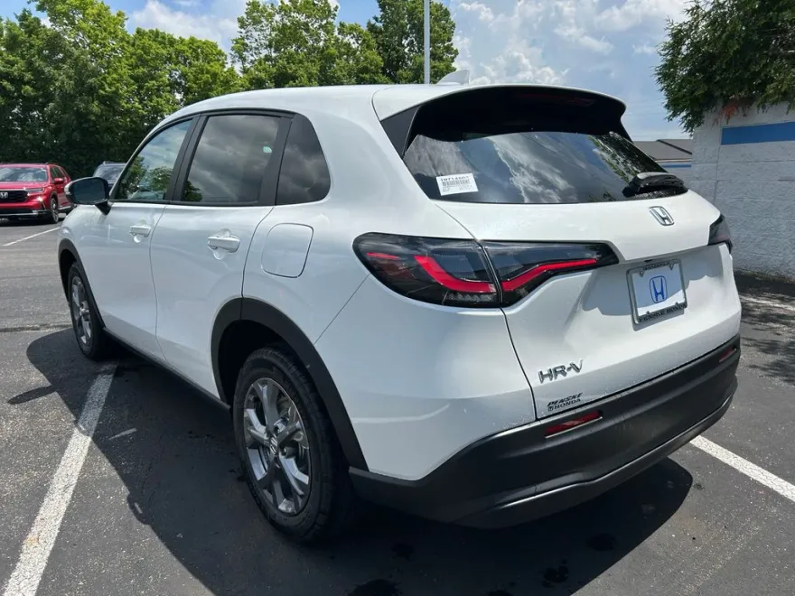 2026 Honda HR-V LX photo 1