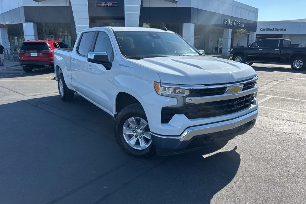 2023 Chevrolet Silverado 1500 LT photo 1
