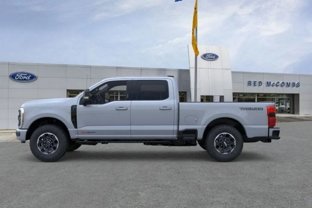 2025 Ford F-250 Lariat photo 1
