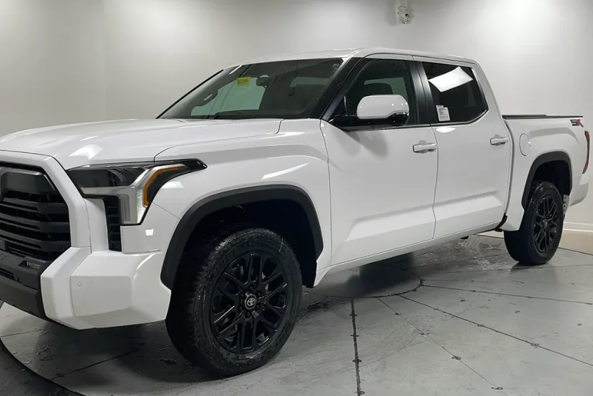 2026 Toyota Tundra SR5 CrewMax photo 1