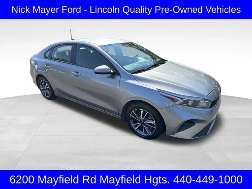 2023 Kia Forte LXS photo 1