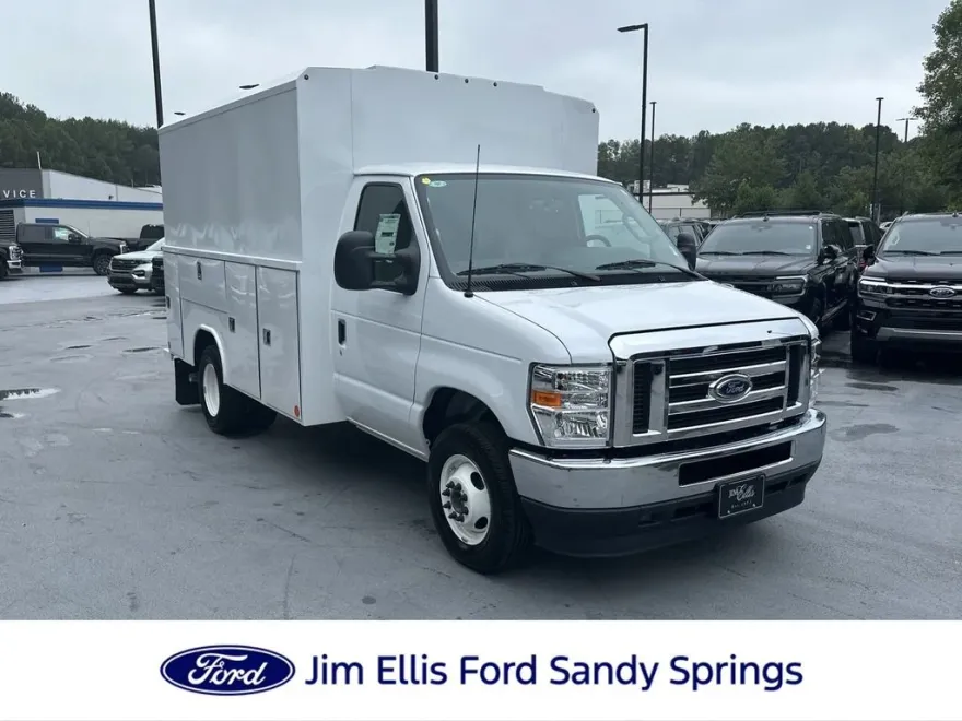 2025 Ford E-350 Base photo 1